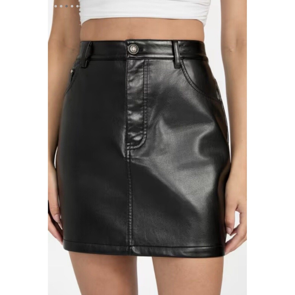 NWT GUESS Ysaline Faux-Leather Mini Skirt Size L - Black